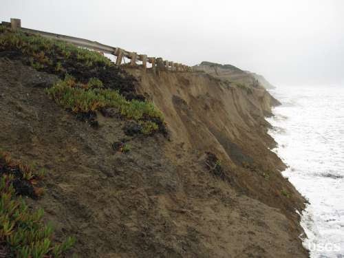Erosão costeira em São Francisco, EUA (USGS)