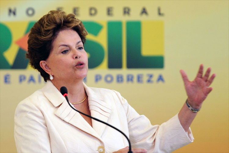 Dilma Rousseff no Palácio do Planalto em 27 de junho de 2012. A presidente sancionou ontem a Lei n° 12.794, que desonera diversos setores da economia (Evaristo Sa/AFP/GettyImages)