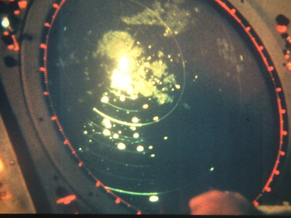 Uma foto da leitura de radar do OVNI que o Major George Filer testemunhou nos céus de Oxford na Inglaterra em 1962. O radar "registrou um grande sinal", disse ele. (Cortesia do Major George Filer III)