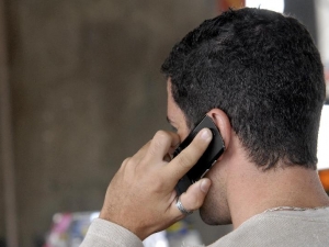 Os telefones celulares dos estados do Rio de Janeiro, Espírito Santo e São Paulo terão um dígito 9 extra acrescentados ao início de seus números a partir de 25 de agosto (Abr)