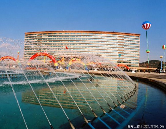 Um complexo governamental extravagante em Qingdao, província de Shandong (360doc.com)
