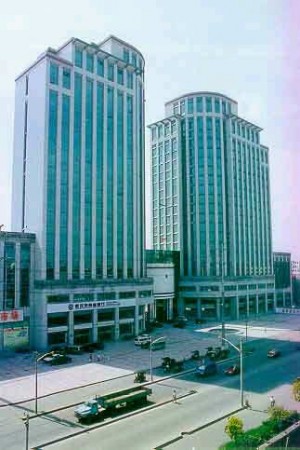 Este edifício abriga o governo do distrito de Jianghan, na cidade de Wuhan, província de Hubei (360doc.com)