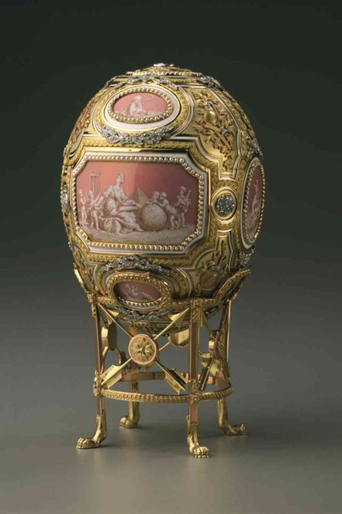 Exemplo de um ovo estilo Fabergé.