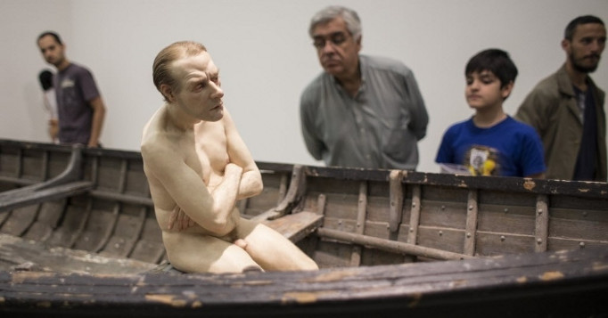 "Homem em um barco", escultura de Mueck .