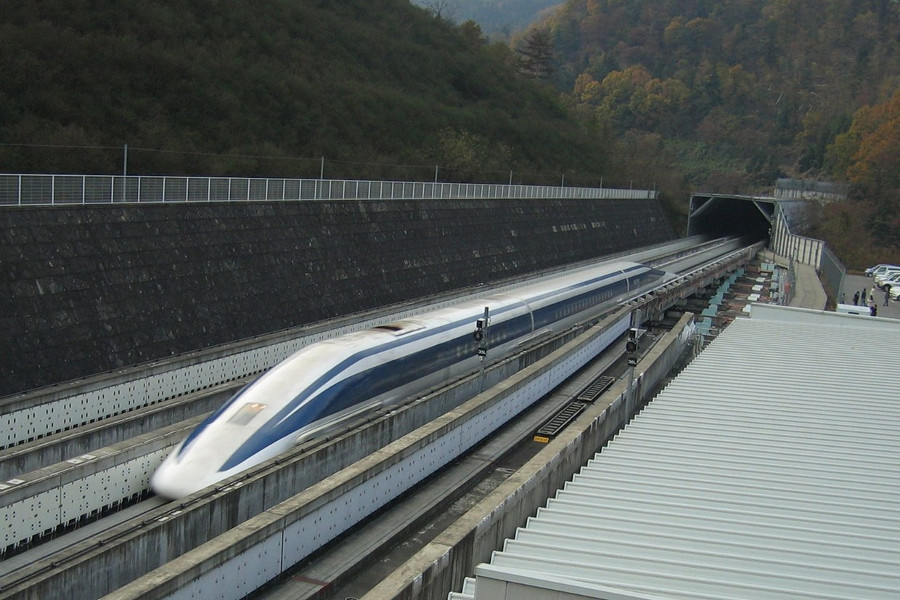 Trens japonÃªs com a tecnologia Maglev.