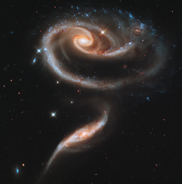 A maior das galáxias espirais, conhecida como UGC 1810