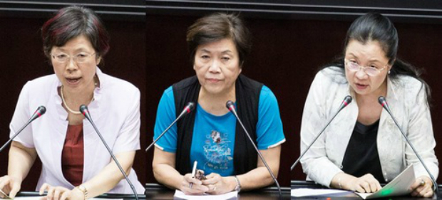 Legisladoras de diferentes partidos políticos, Yu Mei-Nu (esq.), Hsu Shao-Ping (centro) e Tien Chiu-Chin apoiam a alteração para proibir a extração de órgãos (Mingui.org)