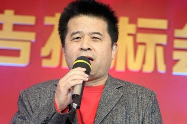 Apresentador de TV, Bi Fujian (captura de tela/Global Times)
