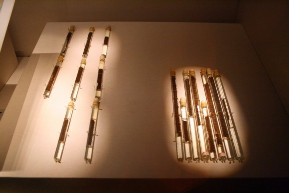 Escrituras em tiras de bambu de "A Arte da Guerra", descobertas em Yinque Mountain, Linyi, Shandong, em 1972. Os inscritos são datados do século 2 aC (CC BY-SA3.0)
