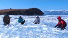 Percussionistas siberianos usam lago congelado como instrumento musical