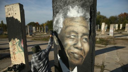 Morre Nelson Mandela, símbolo da luta contra a segregação racial na África do Sul