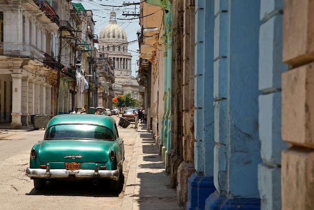 Uma cena de Havana, capital de Cuba (Imagens de internet)
