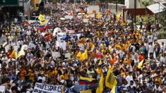 Governo e exército venezuelano reprimem manifestações com violência