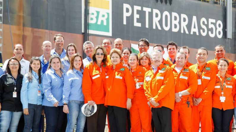Deu no El País: ‘Petrobras deixa Brasil à beira do precipício com escândalo de corrupção’