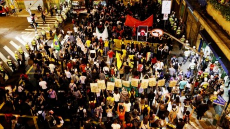 São Paulo tem primeiro protesto contra a Copa sem detidos