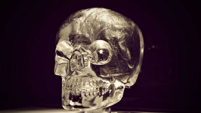 Um dos polêmicos "crânios de cristal" (Imagem da internet)