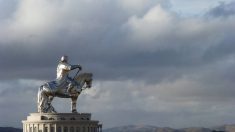 Genghis Khan volta a brilhar na Mongólia, agora como estátua