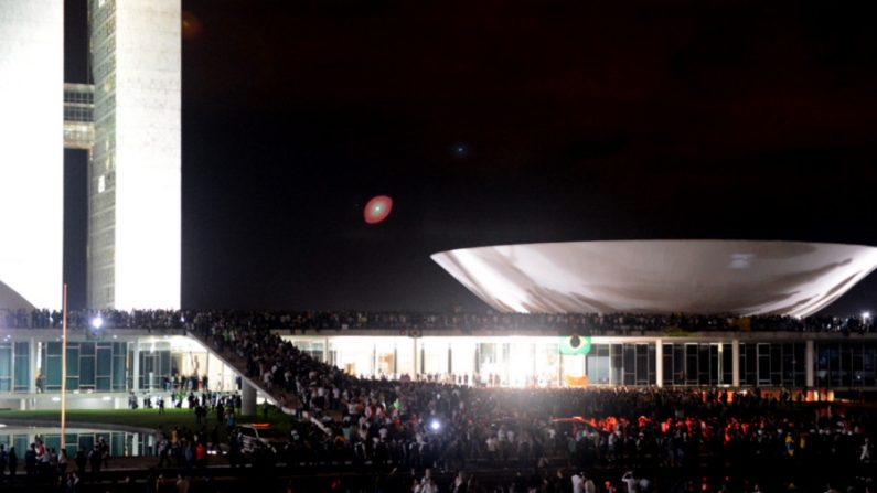 Estudantes tomam o Congresso Nacional em 17 de junho de 2013, Brasília, durante a maior onda de protestos da História do Brasil (Evaristo Sa/AFP/Getty Images)