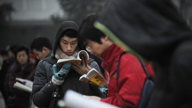 Período de exame vestibular na China tem aumento de suicídios