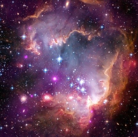 Estrelas de baixa massa na “Ala” da Pequena Nuvem de Magalhães (NGC 292) (NASA, ESA, CXC e Universidade de Potsdam, JPL-Caltech, e STScI)
