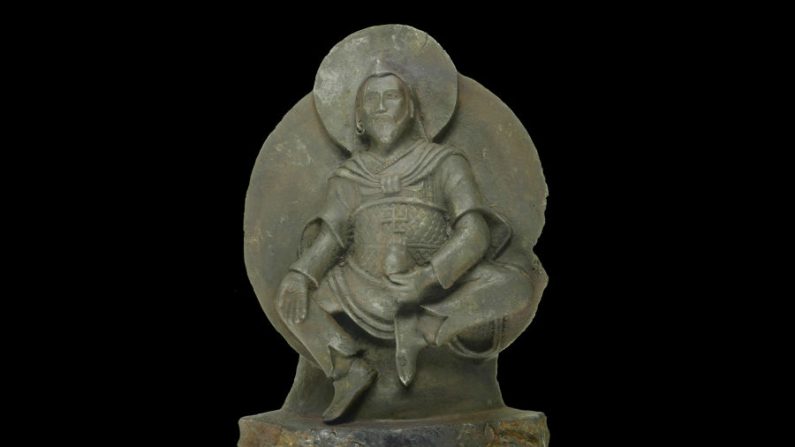 Conheça a estátua budista feita de um meteorito raríssimo