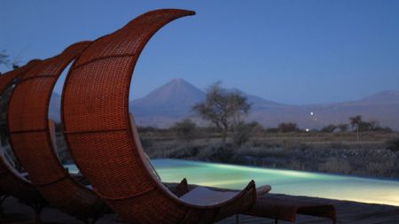 Hotel em Atacama oferece atividades integradas ao deserto