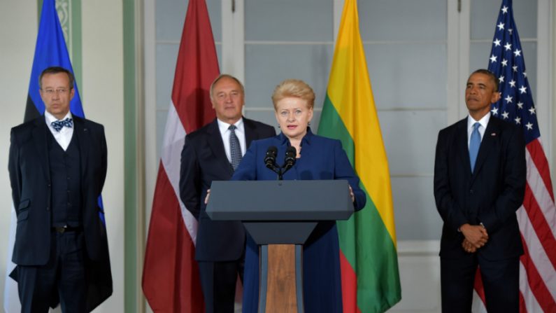 Presidente da Lituânia compara Putin com Stalin e Hitler