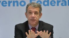 Ministro da Saúde explana primeiro caso suspeito de ebola no Brasil