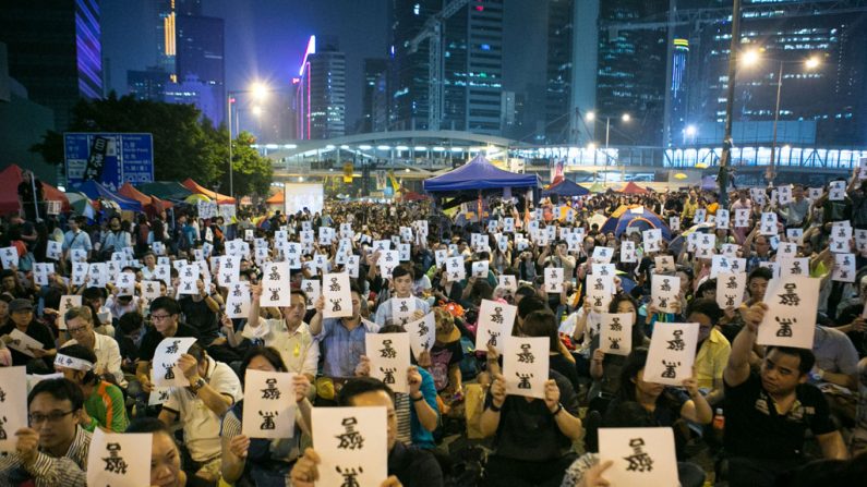 Brutalidade e Determinação em Hong Kong
