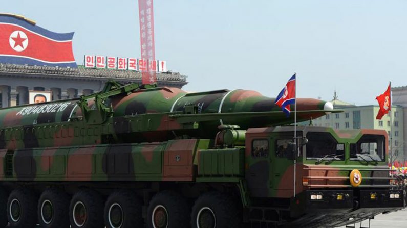 Coreia do Norte realiza testes com mísseis nucleares de médio alcance