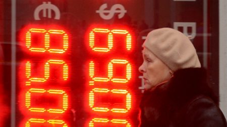 Rublo russo lidera moedas globais apesar das sanções e guerra na Ucrânia