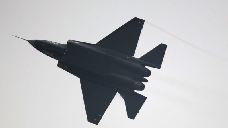 Snowden confirma que hackers chineses roubaram projetos do jato americano F-35 para construir seu J-31