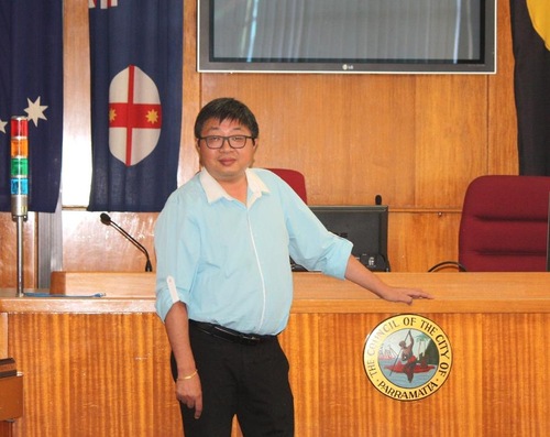 Vereador australiano apoia Falun Gong e ignora consulado chinês