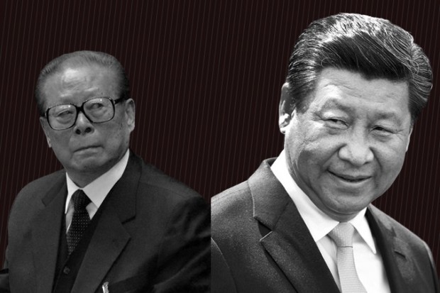 Ex líder chinês Jiang Zemin (esquerda) e atual líder Xi Jinping (Wang Zhao & Hagen Hopkins/Getty Images)