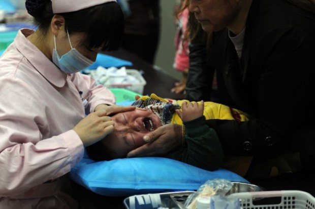 Menino chinês de 4 anos morre após receber vacina fornecida pelo Estado