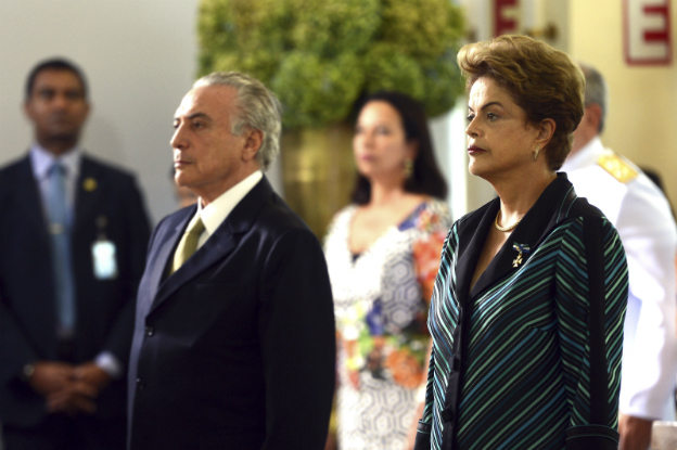 Após debandada do PMDB, Cunha acelera andamento do impeachment