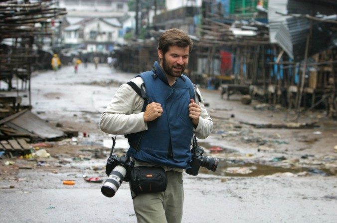 Documentário Hondros, um olhar suave sobre um fotojornalista destemido