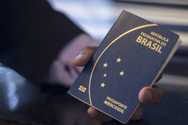 Congresso aprova verba extra para restabelecimento da emissão de passaportes