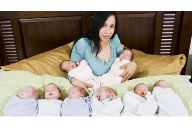 Sete anos depois, veja como estão estes oito gêmeos e sua mamãe