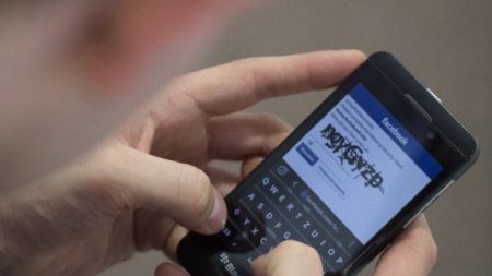 Facebook afirma não estar espionando ligações de telefone, mas pessoas não estão convencidas