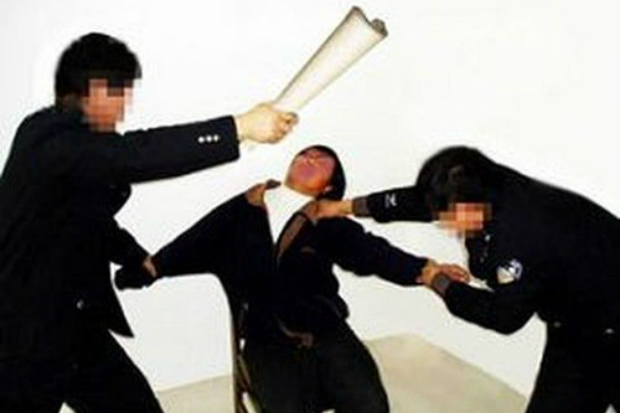Mulheres são brutalmente torturadas em campos de trabalho forçado na China