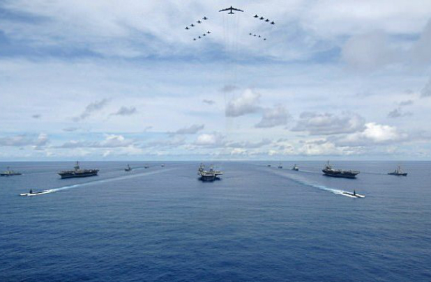 Três dos maiores porta-aviões do mundo farão simulações no Pacífico
