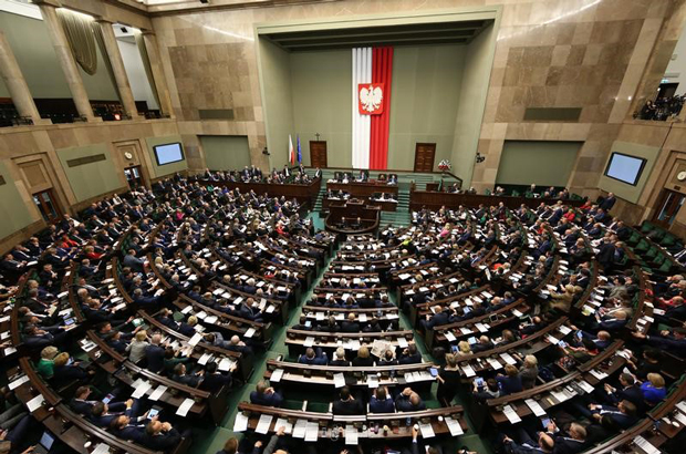 O Salão da Assembleia da câmara inferior do Parlamento da Polônia (ou Sejm) em Varsóvia, Polônia (Krzysztof Białoskórski/Chancelaria do Sejm)