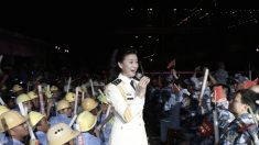 Cantora e comediante enfrentam problema com liderança da China