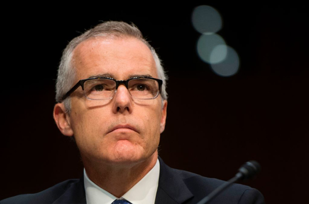 EUA: agentes do FBI veem demissão do vice-diretor como desvencilhar agência da política