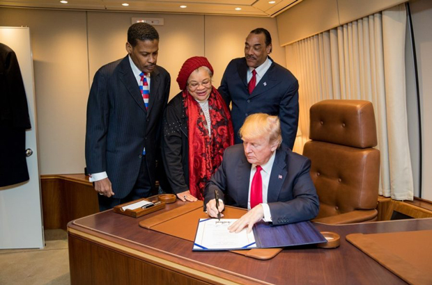Trump assina Lei do Parque Histórico Nacional Martin Luther King Jr.