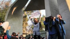 Irã: iranianos arriscam suas vidas pedindo fim do regime islâmico