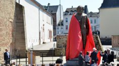 Regime chinês presenteia Alemanha com estátua de Karl Marx, mas cidadãos locais protestam