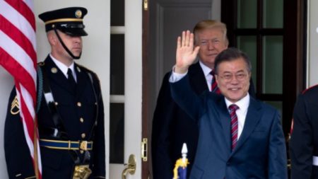 Presidente da Coreia do Sul diz estar otimista sobre encontro de Trump com Kim