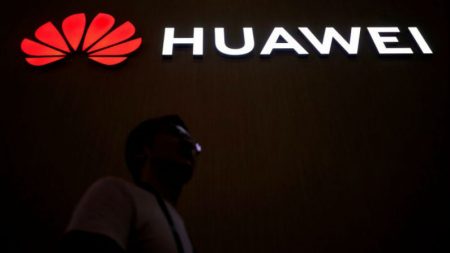Empresa chinesa Huawei representa risco significativo para as telecomunicações do Reino Unido